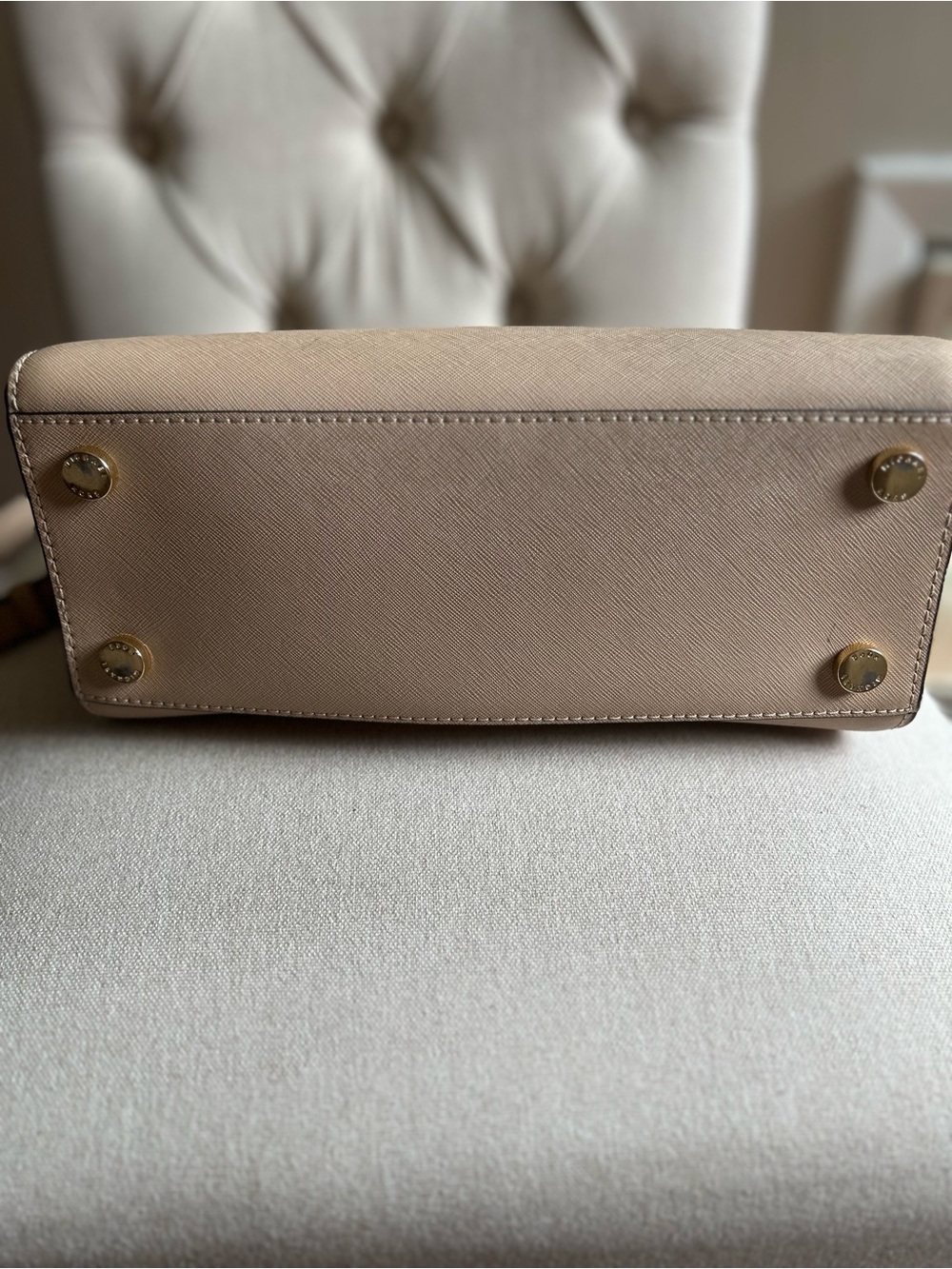 Michael Kors Selma Saffano Leather Medium Satchel in Oyster - Picture 5 of 16